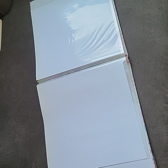 Scrapbook album 12x12 - Picture 3 of 3